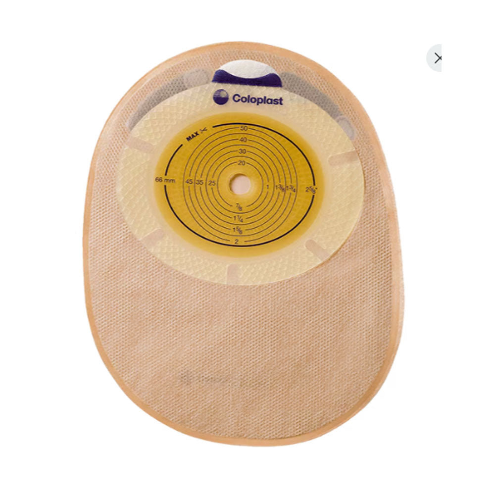 Weißer Kolostomiebeutel aus dem Sensura-Konvex Midi-Sortiment von Coloplast. Der Beutel ist oval geformt und weist eine transparente Frontseite auf, die einen Einblick in den Inhalt ermöglicht. Die Rückseite ist mit einem hautfreundlichen Klebefläche ausgestattet, die eine sichere Befestigung am Körper gewährleistet. Der Beutel hat eine integrierte Auffangöffnung sowie eine praktische Entsorgungsmöglichkeit.