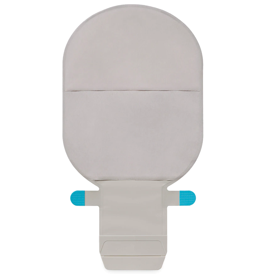 Transparentes Ausstreifbeutel-System von Sensura Mio Flex, ideal für Stomapatienten. Der Beutel ist in einer aufrechten Position dargestellt und zeigt eine glatte, klare Oberfläche. Er verfügt über eine praktische Auslassöffnung an der Unterseite, die für eine einfache Entsorgung sorgt. Die Seiten sind leicht gewölbt, was eine diskrete Anwendung ermöglicht. Der transparente Beutel ermöglicht eine Sichtprüfung des Inhalts, was für die Benutzer wichtig ist.