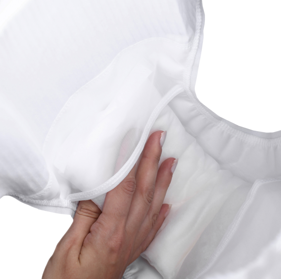 Inkontinenzslips Suprima Bodyguard in Weiß, Größe 48-50. Die Slips haben eine weich und elastische Oberfläche, die an die Körperform angepasst ist. Sie bieten zuverlässigen Schutz und sind ideal für den täglichen Gebrauch. Der Bund ist bequem und sorgt für eine gute Passform, während die Beinöffnungen ebenfalls elastisch sind, um Bewegungsfreiheit zu ermöglichen. Die Innenseite ist aus saugfähigem Material gefertigt.