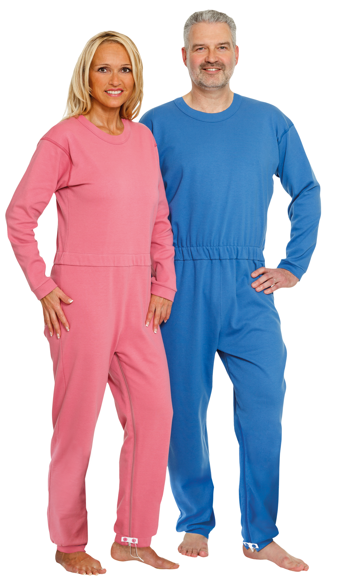 Blauer Patientenoverall der Marke Suprima, Modell 4688. Der Overall ist aus einem weichen, atmungsaktiven Material gefertigt und bietet Komfort sowie Bewegungsfreiheit. Er hat einen Rundhalsausschnitt und lange Ärmel, die eng anliegen, um Sicherheit zu gewährleisten. Die Größe ist XL, ideal für kräftigere Körperformen. Der Overall ist mit einem durchgehenden Reißverschluss auf der Vorderseite ausgestattet, der erleichtert das An- und Ausziehen.