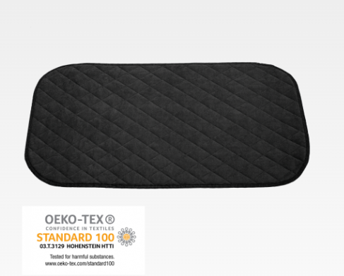 Die Abbildung zeigt eine elegante Sitzauflage in der Größe 40x80 cm mit einer strukturierten Oberfläche aus Noppen. Die Polsterung ist in einem ansprechenden Grau gehalten und bietet sowohl Komfort als auch eine dekorative Optik. Die Ränder sind sauber verarbeitet, und die Auflage ist so gestaltet, dass sie auf verschiedene Sitzmöbel, wie Stühle oder Bänke, passt. Diese hochwertige Sitzauflage ist ideal für den Innen- und Außenbereich und sorgt für Gemütlichkeit und Stil in jedem Raum oder Garten.