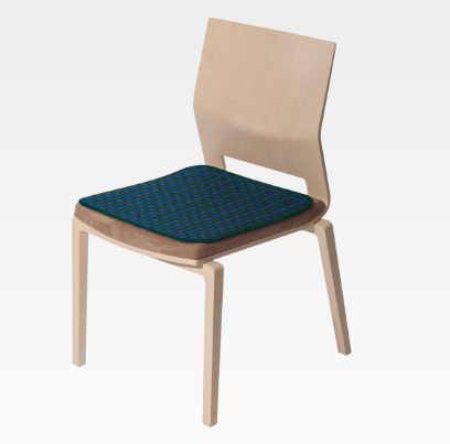 Eine quadratische Sitzauflage mit der Größe 45x45 cm in einem modernen Karodesign. Die Farben kombinieren kräftiges Blau und lebhaftes Grün, die in einem stilvollen Muster angeordnet sind. Die Auflage ist ohne Bänder gestaltet, wodurch sie vielseitig einsetzbar ist. Der Stoff wirkt angenehm und könnte zur Indoor- oder Outdoor-Nutzung geeignet sein. Die Sitzauflage sorgt für zusätzlichen Komfort auf Stühlen oder Bänken und eignet sich ideal für die Gestaltung von Wohnräumen oder Gartenbereichen.