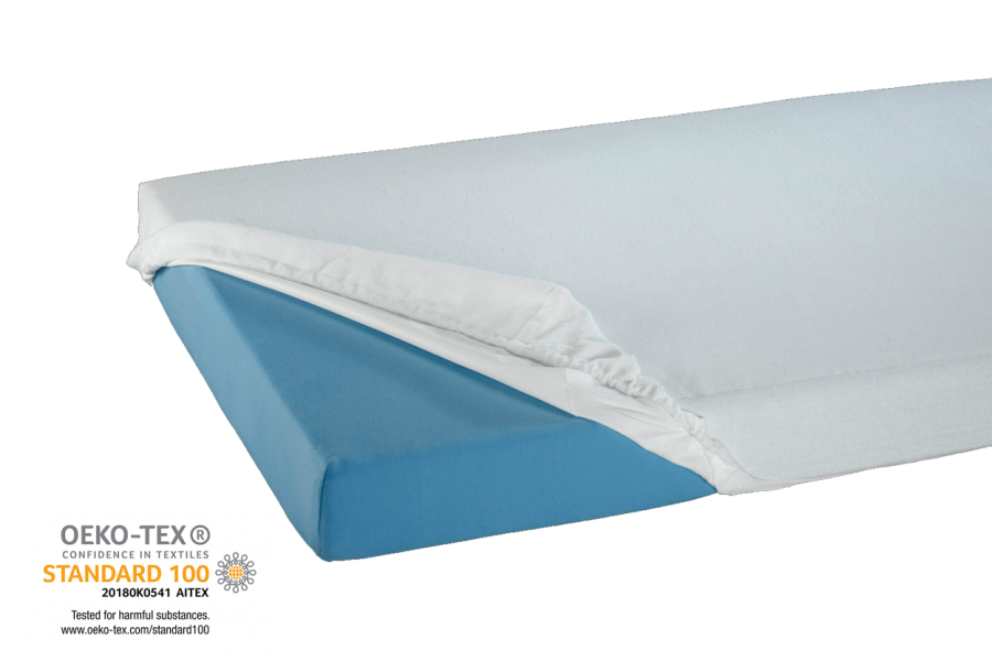 Ein hochwertiges Spannbetttuch aus Frottee in der Farbe Weiß liegt faltenfrei auf einer matratzenähnlichen Unterlage. Die Kombination aus weichem Frottee-Material sorgt für einen klassischen und angenehmen Look, während der elastische Rand eine perfekte Passform für verschiedene Matratzengrößen gewährleistet. Die Textur des Stoffes ist erkennbar und vermittelt ein Gefühl von Gemütlichkeit und Komfort.