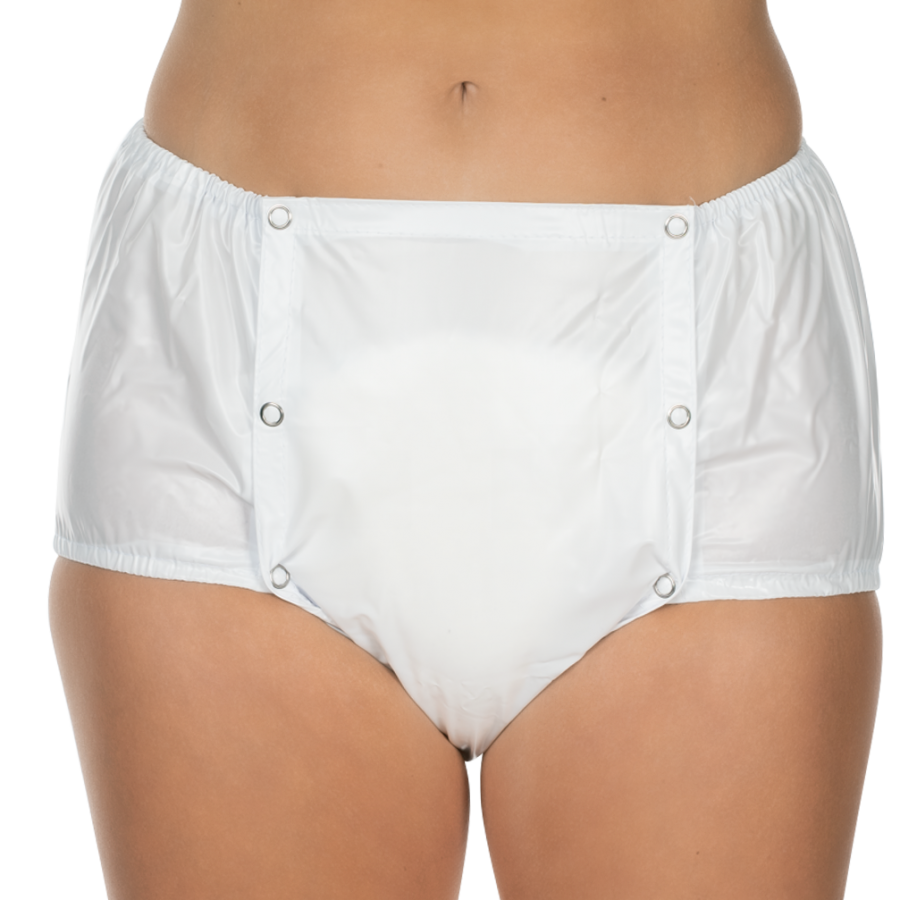 Bild eines schwarzen PVC-Slips für Männer mit Druckknopfverschluss. Der Slip hat ein glänzendes Finish und eine enganliegende Passform, die die Körperkonturen betont. Der Bund ist elastisch und sorgt für einen bequemen Sitz. Die Nähte sind sauber und dezent, während der Knopfverschluss eine besondere Funktionalität bietet. Der Slip ist auf einem neutralen Hintergrund präsentiert, was die Farben und Materialien hervorhebt.