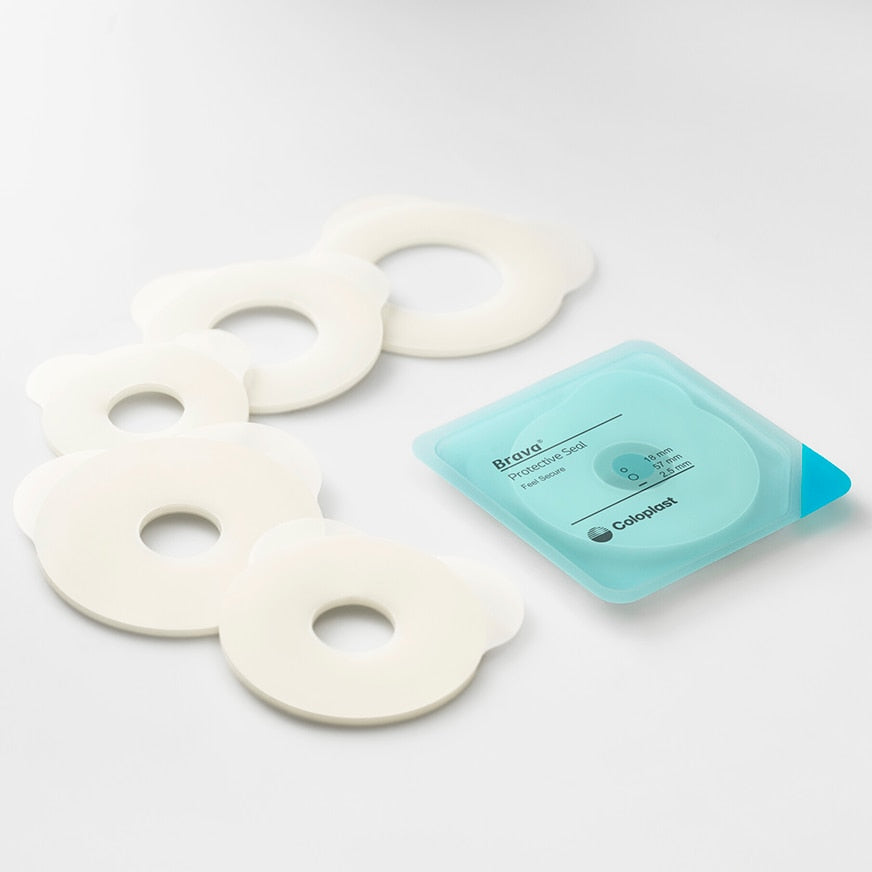 Mehrere Brava Hautschutzringe neben einer Einzelverpackung – modellierbare Ringe zur Stomaversorgung von Coloplast.