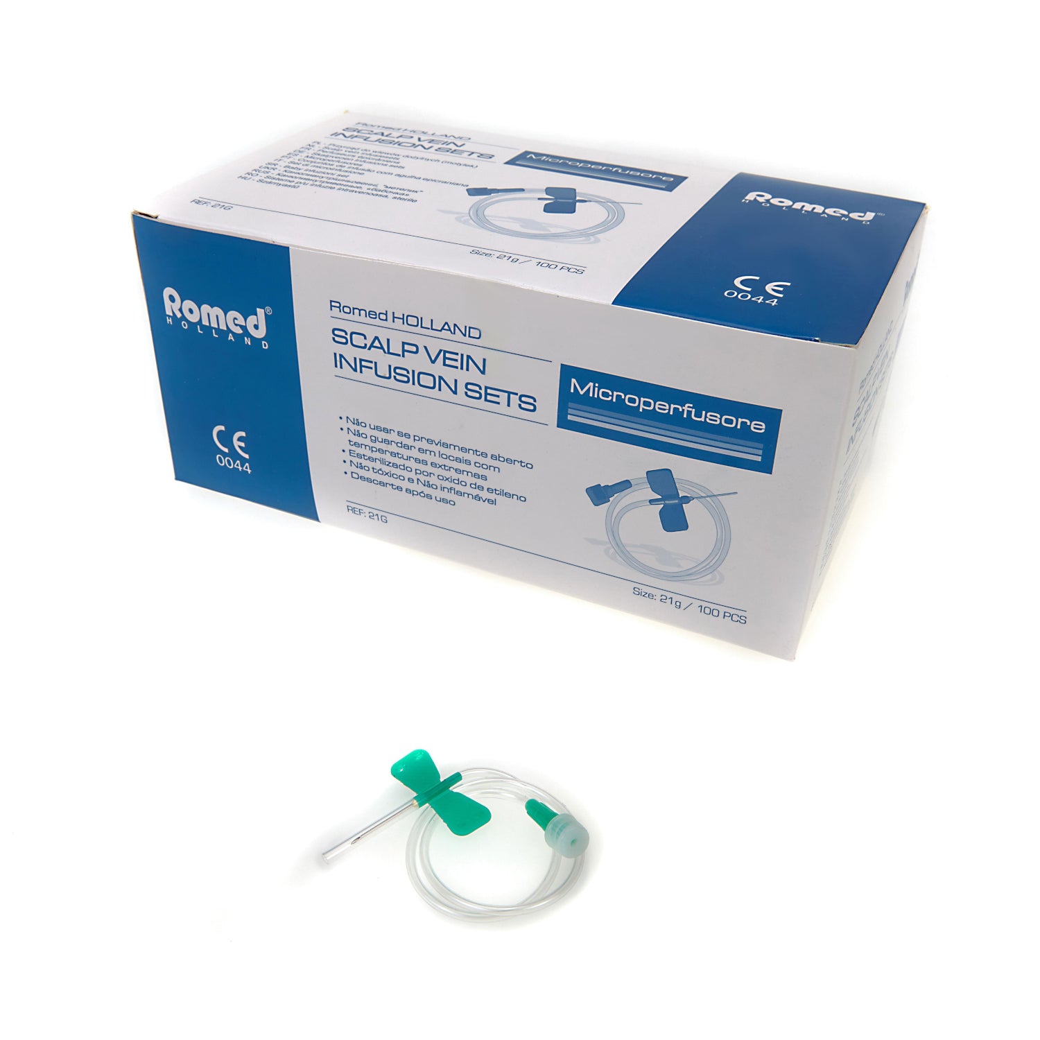 Frontalansicht eines ausgepackten Romed Perfusionsbestecks neben der Verpackung.